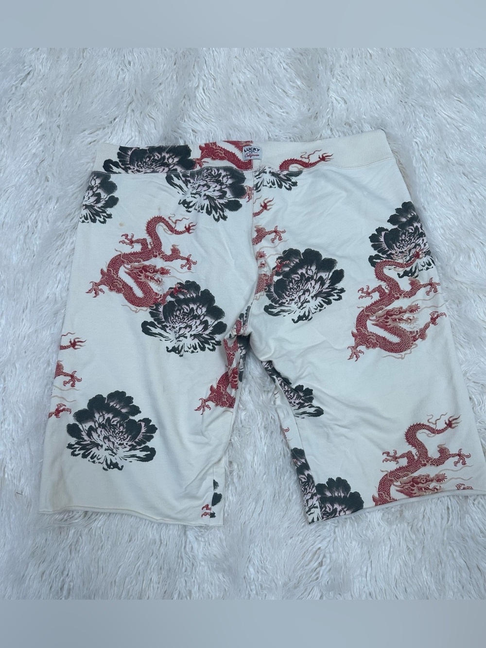 Lucky Brand Y2K  Vintage Cream Shorts with Red & Black Dragon Print XL NWOT